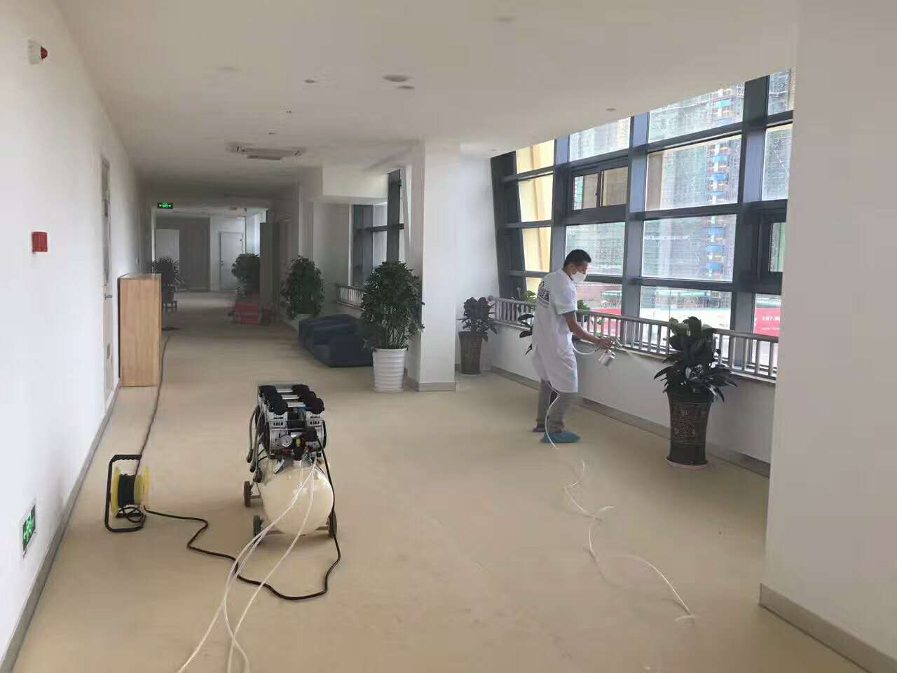 高樓大廈也擋不住的空氣污染問(wèn)題原來(lái)是因?yàn)闆](méi)有甲醛治理！