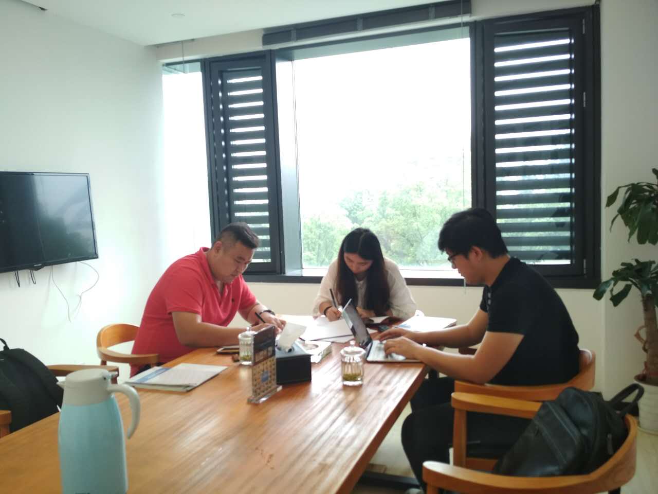 熱烈祝賀劉總簽約創(chuàng)綠家山東省縣級市代理！