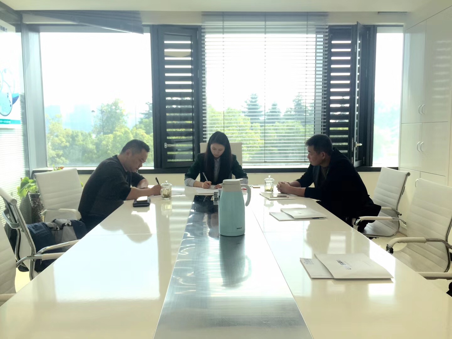 熱烈祝賀夏總、謝總簽約創(chuàng)綠家常德市縣級(jí)代理！