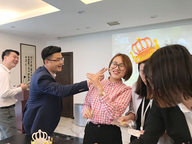 【4月生日會】業(yè)務(wù)很硬核，而我們只是甜美小公舉