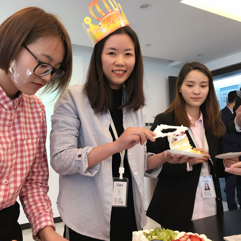 【4月生日會】業(yè)務(wù)很硬核，而我們只是甜美小公舉