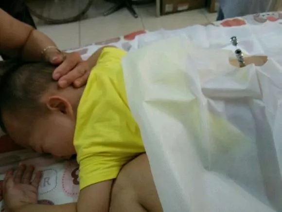 4歲男孩和媽媽辦“婚禮”，真相令人淚崩！