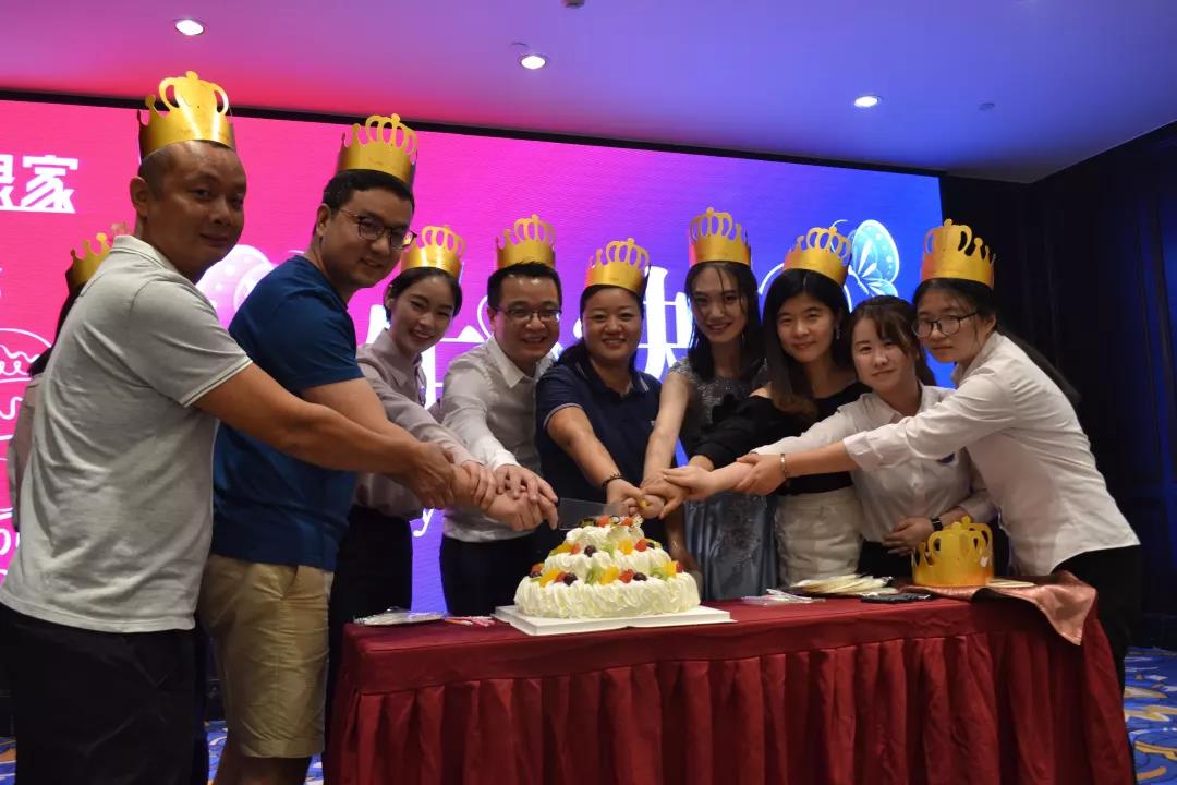 創(chuàng)綠家環(huán)保2018年中工作會(huì)議暨5周年慶典圓滿結(jié)束！