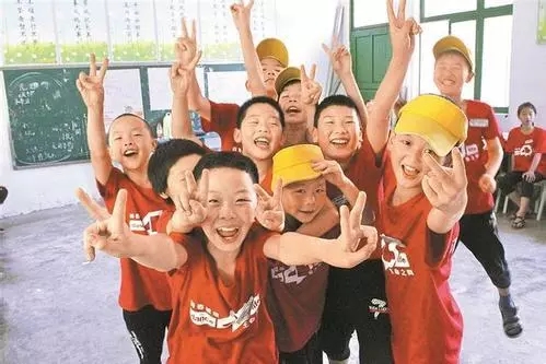 開學(xué)倒計時，學(xué)校除甲醛讓熊孩子們元氣滿滿迎接新學(xué)期！