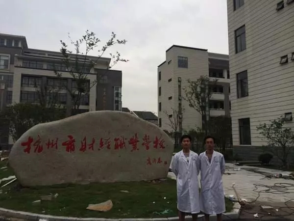開學(xué)倒計時，學(xué)校除甲醛讓熊孩子們元氣滿滿迎接新學(xué)期！
