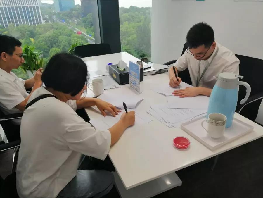 熱烈祝賀朱總、劉總簽約創(chuàng)綠家江蘇省蘇州市吳江區(qū)區(qū)級(jí)代理！