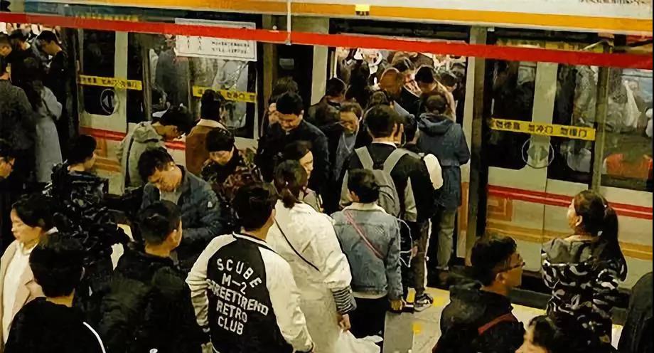 @1895.37萬(wàn)游客 創(chuàng)綠家地鐵廣告看到了嗎？
