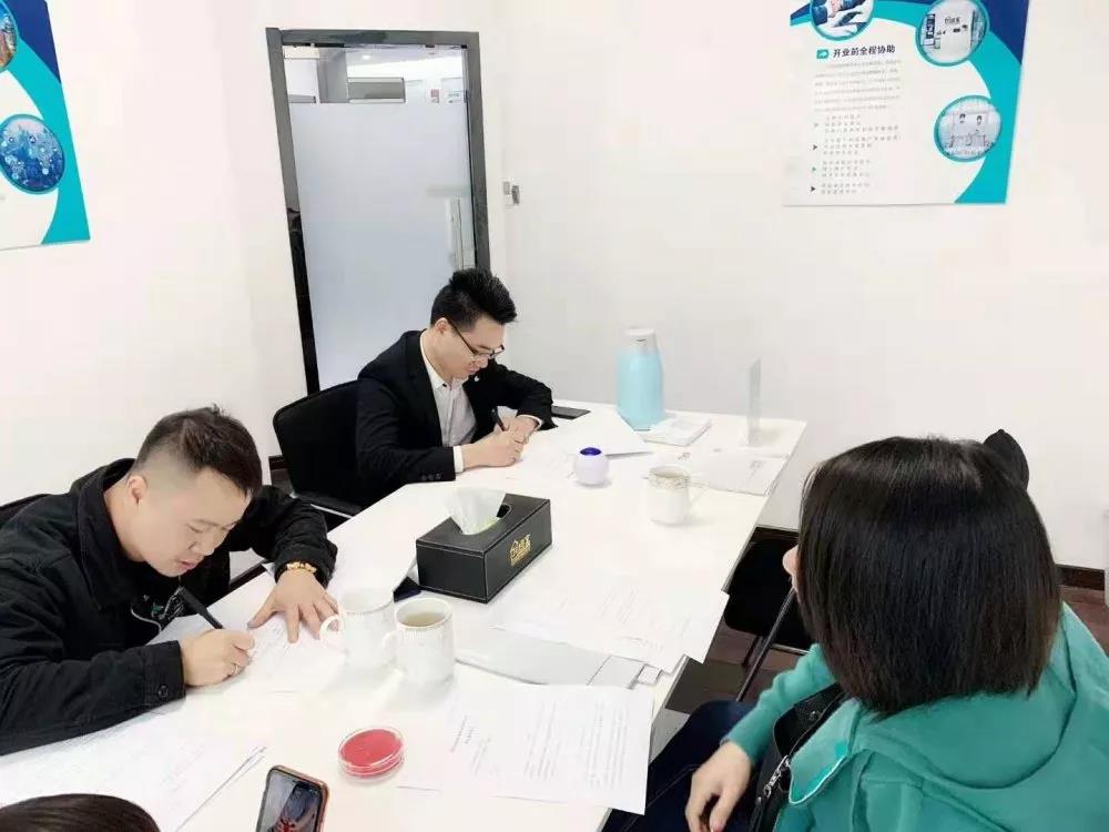 熱烈祝賀張總簽約創(chuàng)綠家貴州省六盤水市縣級代理！
