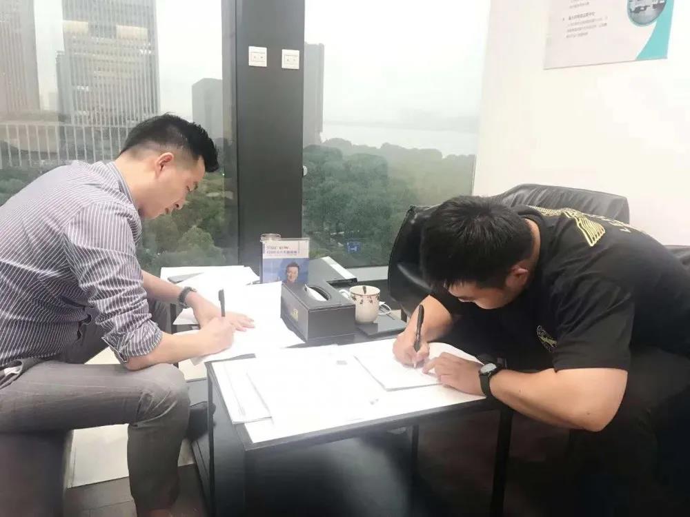 熱烈祝賀徐總簽約創(chuàng)綠家河南省鄭州市區(qū)級(jí)代理！