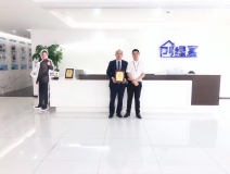 熱烈祝賀尚總、鄧總夫婦簽約創(chuàng)綠家四川省市級(jí)代理！