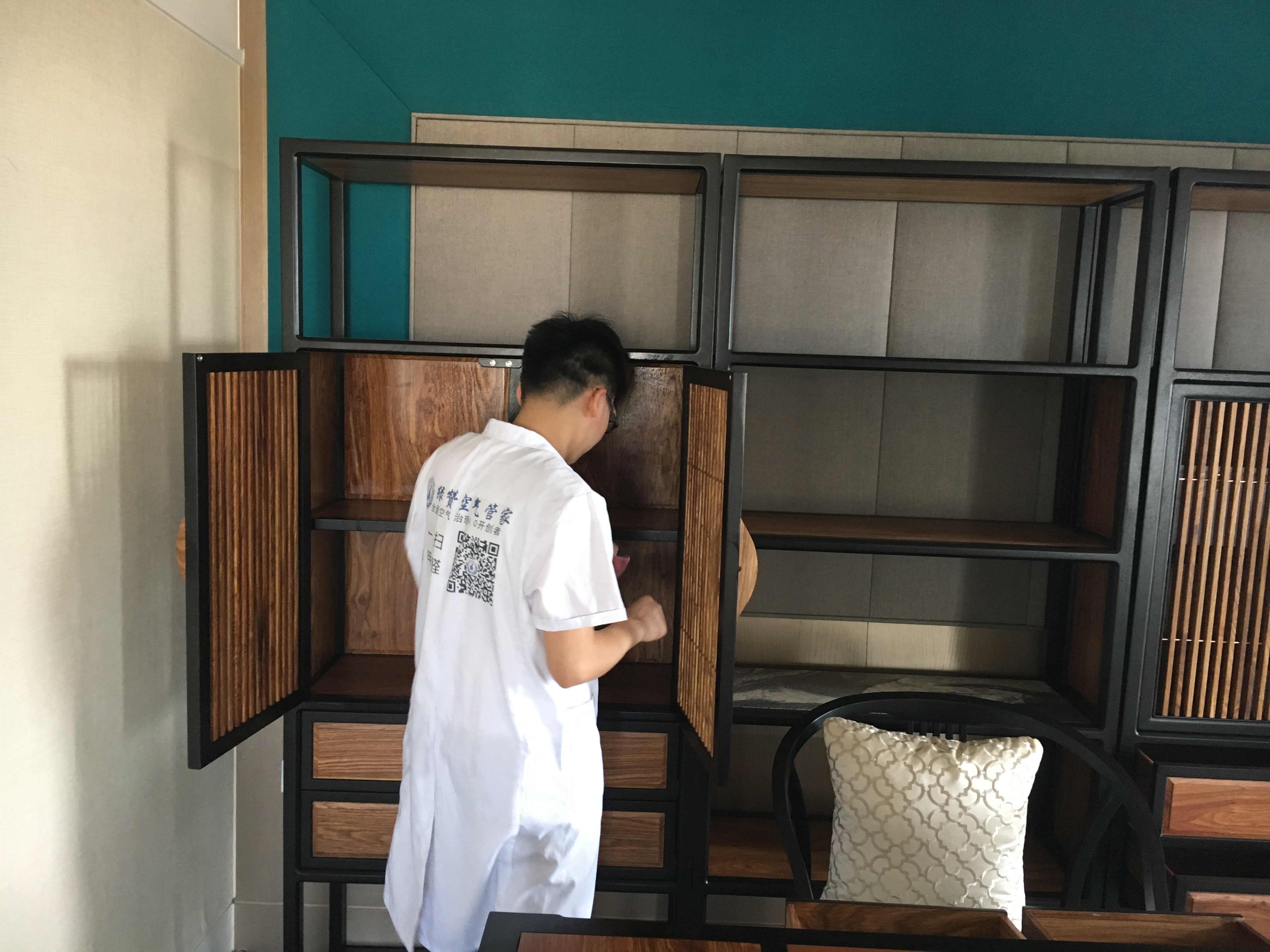 不懂得裝修后除甲醛讓書桌超標(biāo)，引起孩子厭學(xué)！