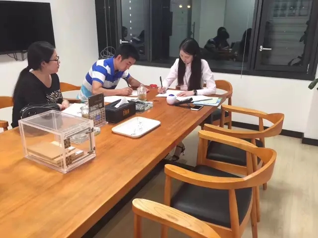 熱烈祝賀南昌經(jīng)濟(jì)開發(fā)區(qū)徐總、聶總夫婦簽約創(chuàng)綠家！